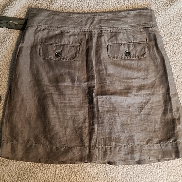 Ann Taylor Skirt LOFT Khaki has Pockets Size 2 - Picture 2 of 6